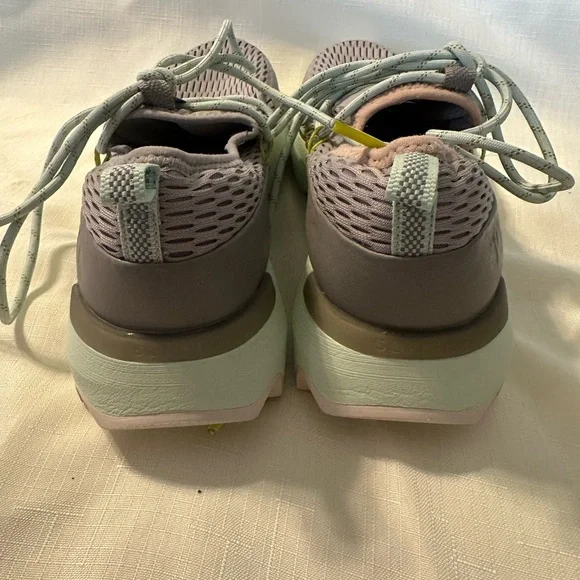 Sorel Sneakers Size 8 - Picture 6 of 6